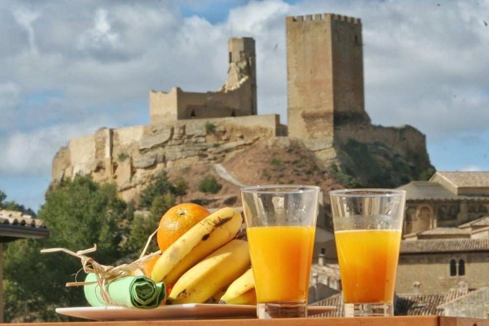 Posada De Uncastillo Екстериор снимка
