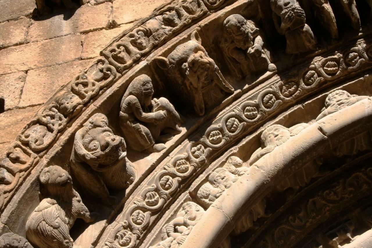 Posada De Uncastillo Екстериор снимка