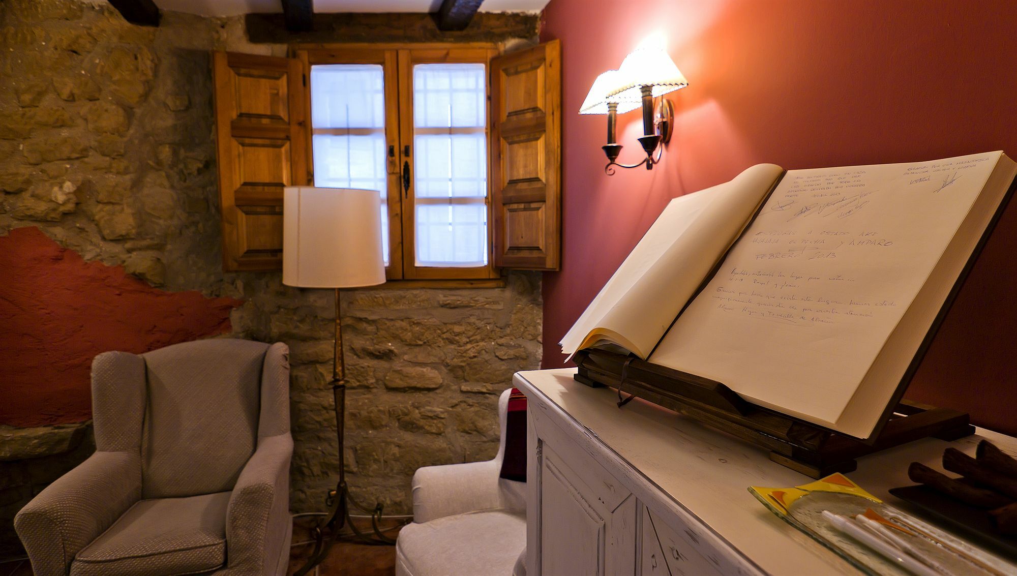 Posada De Uncastillo Екстериор снимка